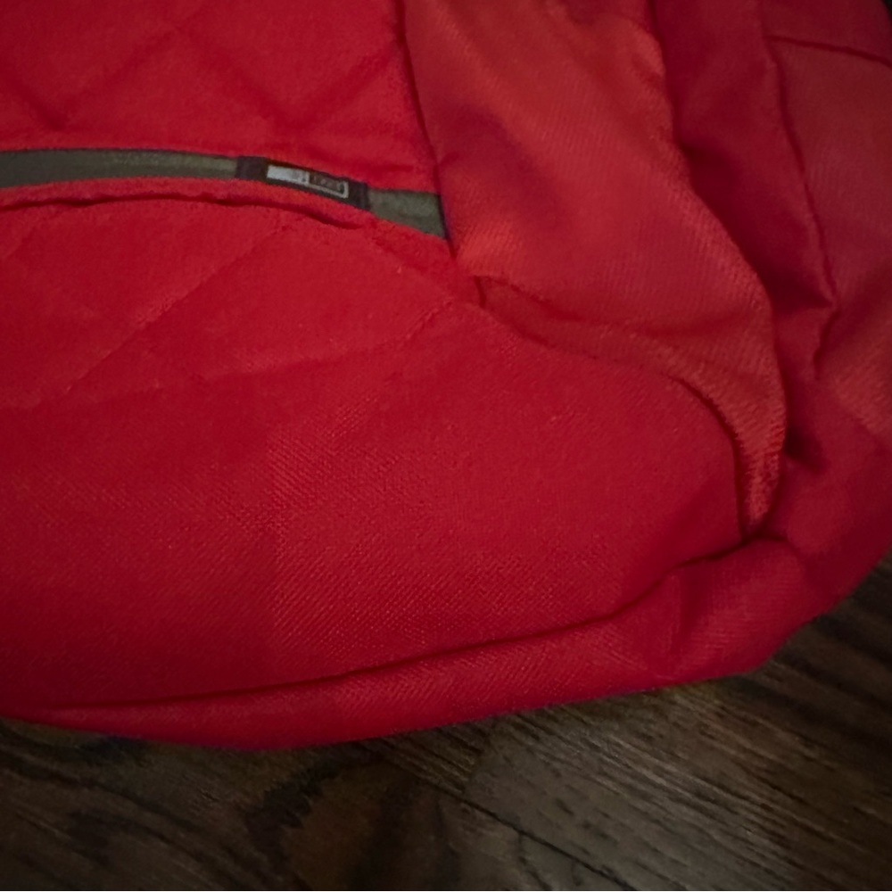 New Case Logic Red 16" Laptop Backpack bag NWOT - Picture 8 of 8